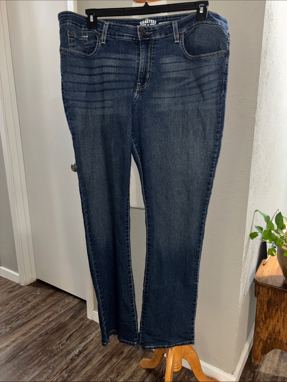 Signature by Levi Dark Blue Wash Straight-Leg Jeans